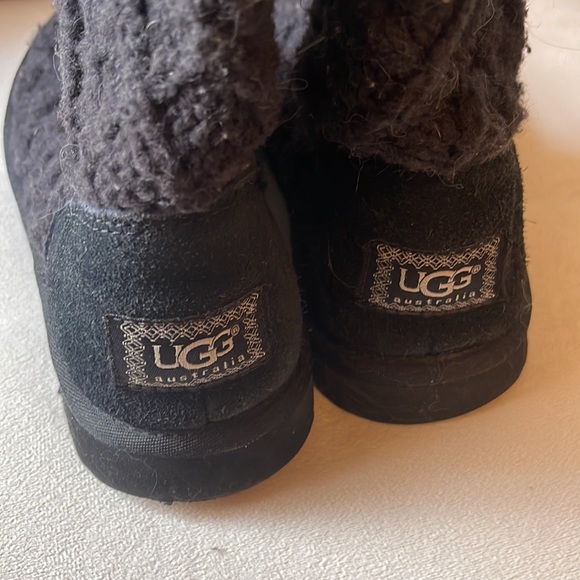 Bailey button Ugg’s - Picture 2 of 2